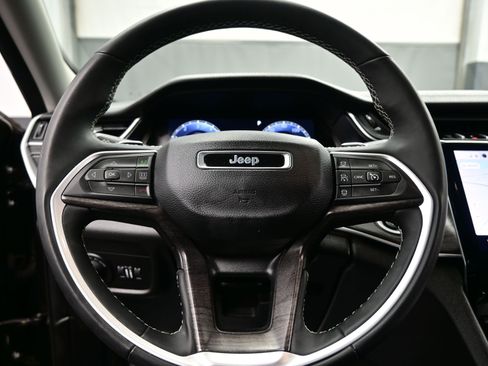 Used 2023 Jeep Grand Cherokee L Limited image 24