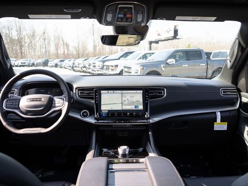 New 2026 Jeep Grand Wagoneer Limited w/ Premium Group II image 21