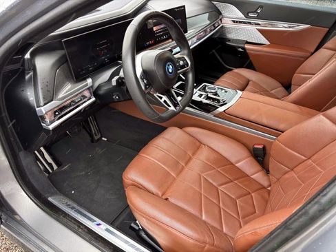 Certified 2023 BMW i7 xDrive60 w/ Executive Package 2 image 25