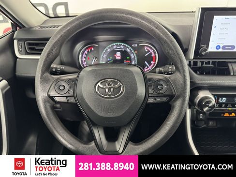 Used 2025 Toyota RAV4 XLE FWD image 29