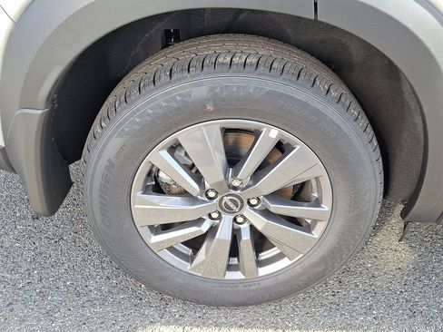 New 2025 Nissan Pathfinder SV w/ SV Premium Package image 5