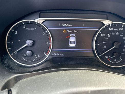 Used 2025 Nissan Altima 2.5 SV FWD image 9