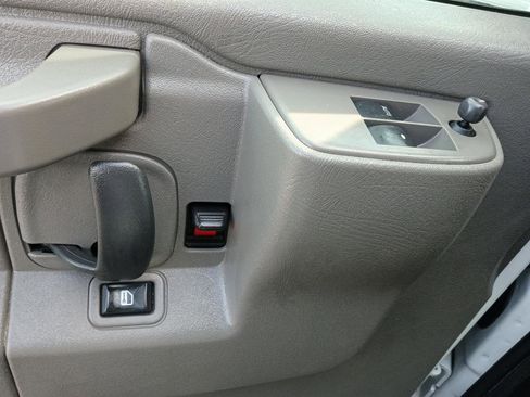 Used 2022 Chevrolet Express 3500 LS image 10