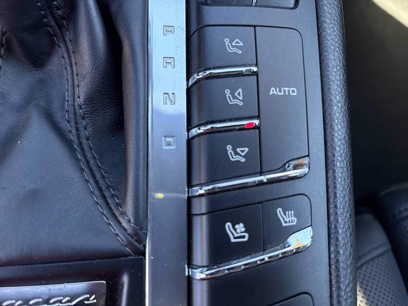 Used 2018 Porsche Macan AWD/4WD image 7