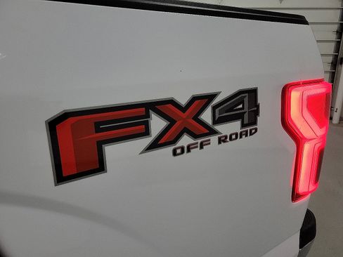 Used 2019 Ford F150 Lariat w/ Equipment Group 502A Luxury image 8