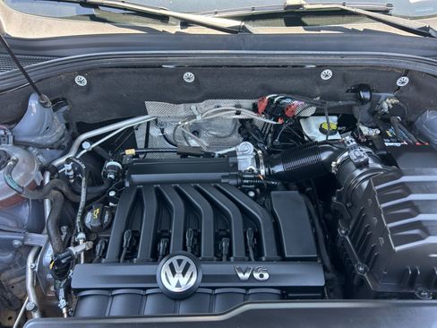 Used 2022 Volkswagen Atlas Cross Sport SE FWD image 20
