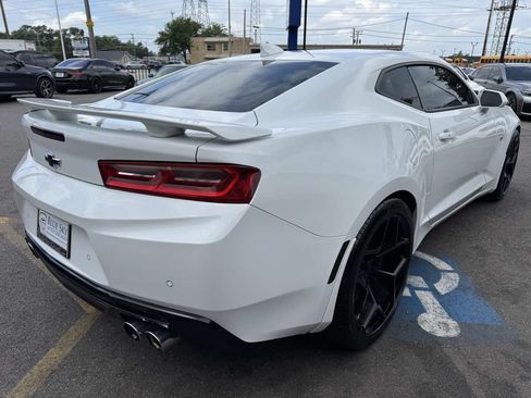 Used 2016 Chevrolet Camaro SS RWD image 5