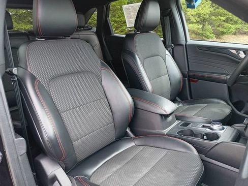 Used 2023 Ford Escape ST-Line w/ Tech Pack #1 AWD/4WD image 17