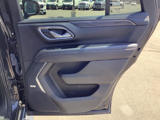 Used 2023 GMC Yukon SLT AWD/4WD image 35