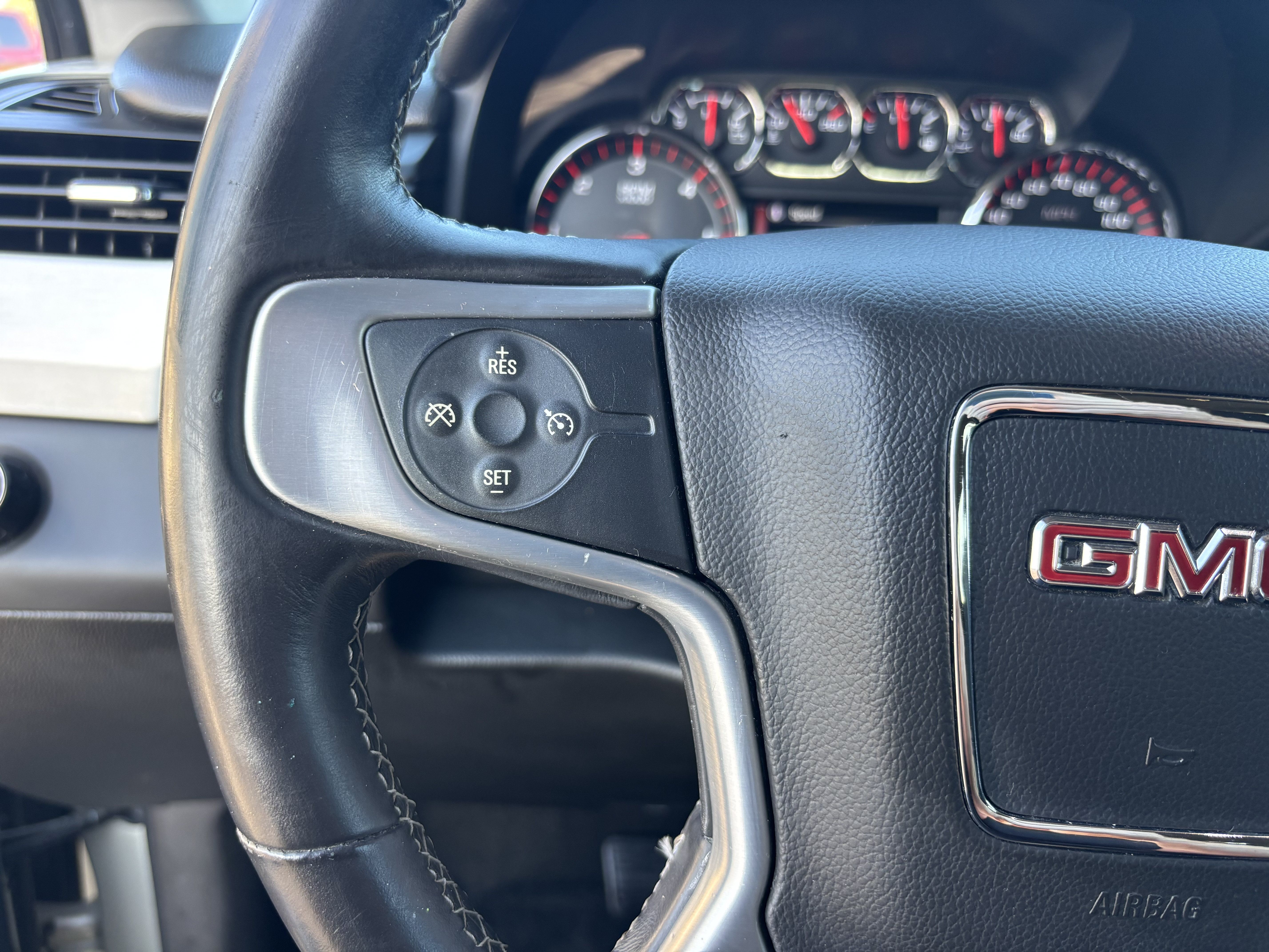 Used 2016 GMC Yukon SLE RWD image 15