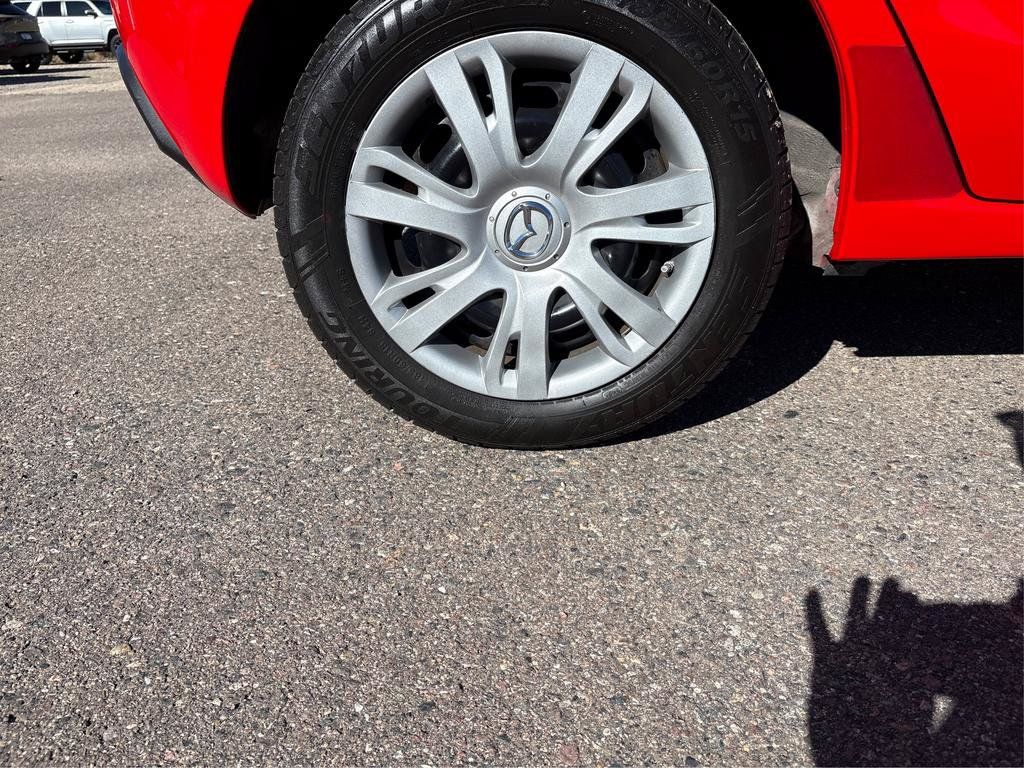 Used 2012 MAZDA MAZDA2 Sport FWD image 26