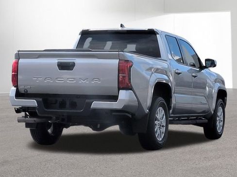Certified 2024 Toyota Tacoma SR5 AWD/4WD image 6
