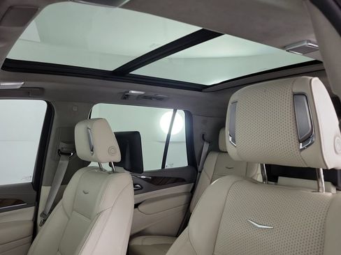 Used 2024 Cadillac Escalade Sport Platinum RWD image 17