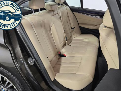 Used 2017 BMW 530i xDrive AWD/4WD image 5