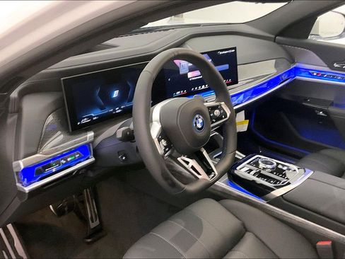 Used 2024 BMW 750e xDrive w/ Premium Package 2 image 4