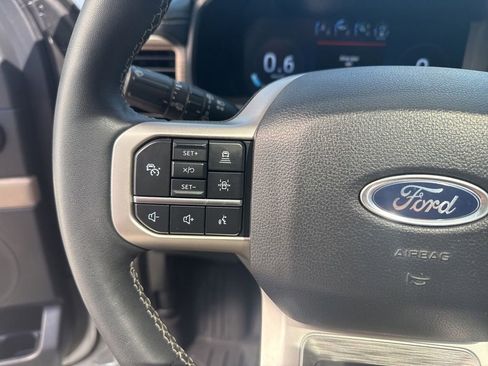 Used 2024 Ford Expedition Limited RWD image 15