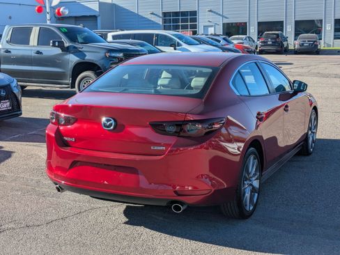 Used 2019 MAZDA MAZDA3 Sedan FWD image 3