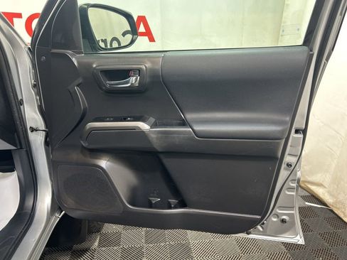 Used 2023 Toyota Tacoma TRD Off-Road w/ Advanced Technology Package image 11