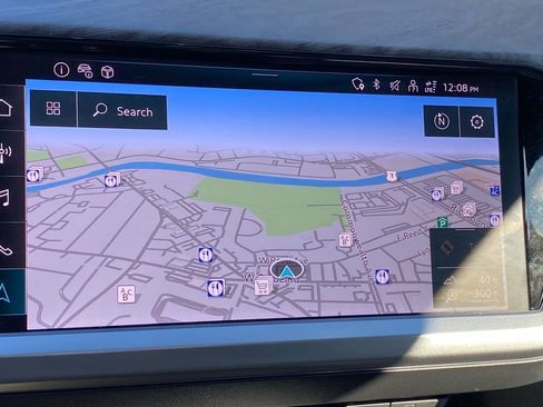 Used 2025 Audi Q4 e-tron Premium Plus image 16