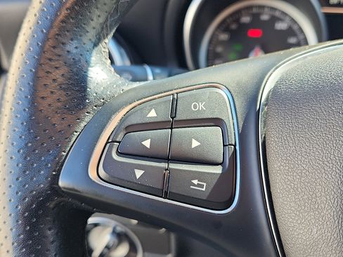 Used 2019 Mercedes-Benz GLA 250 4MATIC image 21