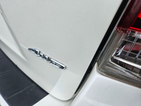 Used 2013 Toyota Highlander Limited AWD/4WD image 17