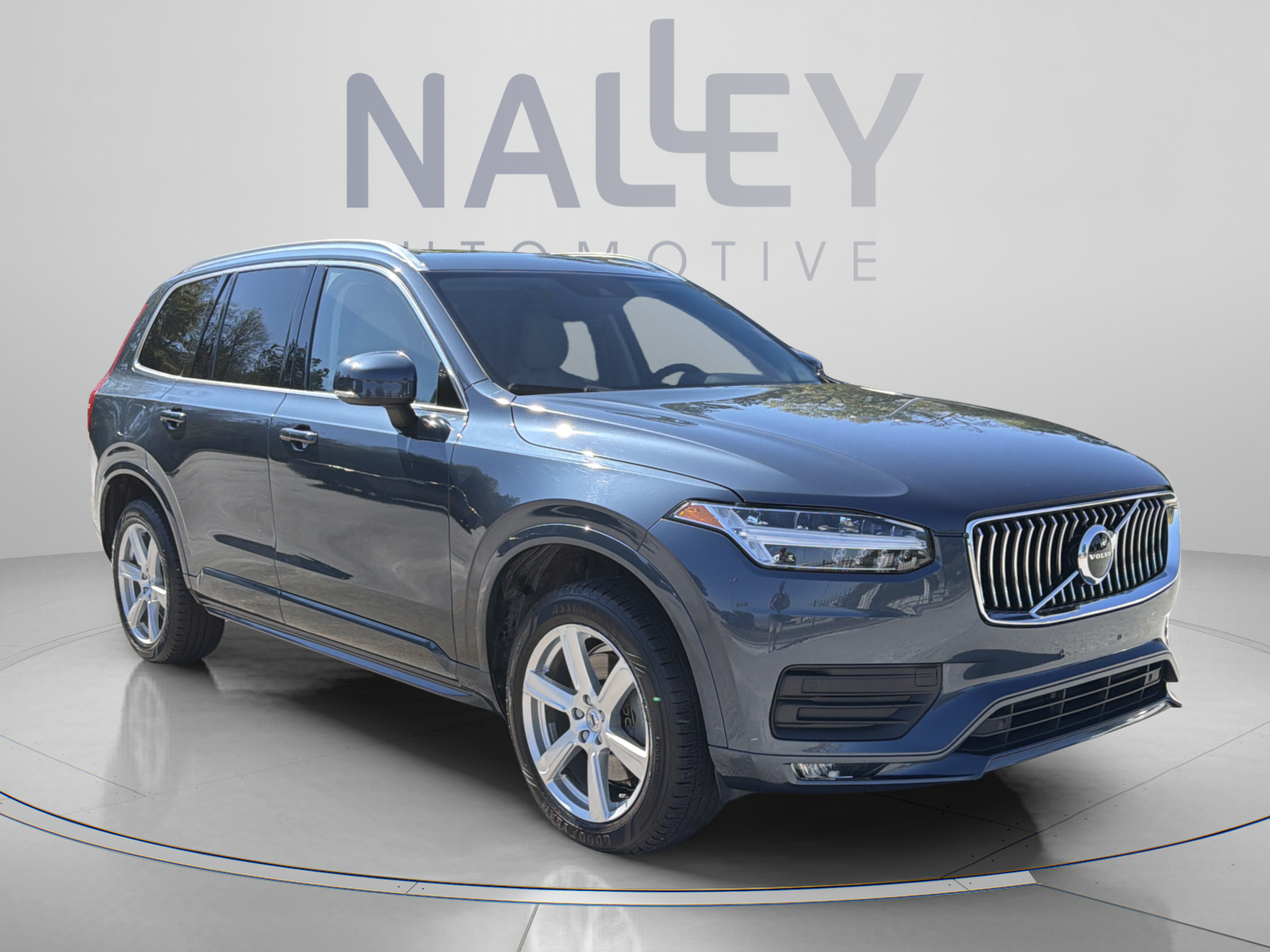 Used 2020 Volvo XC90 T6 Momentum AWD/4WD image 7