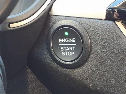 Used 2022 Ford Escape SEL w/ Technology Package image 9