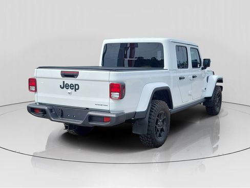 Used 2025 Jeep Gladiator Sport AWD/4WD image 4