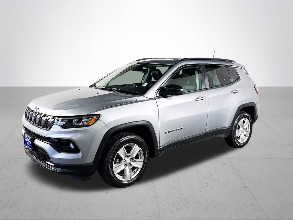 Used 2022 Jeep Compass Latitude w/ Convenience Group AWD/4WD image 2