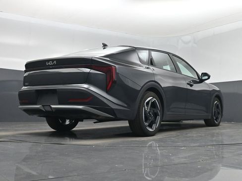 Certified 2025 Kia K4 EX image 16