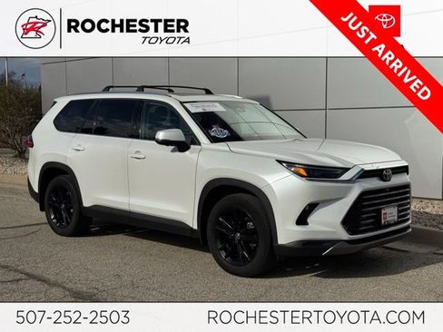 Used 2024 Toyota Grand Highlander AWD image 1