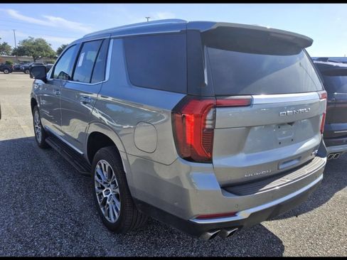 Used 2025 GMC Yukon Denali AWD/4WD image 4
