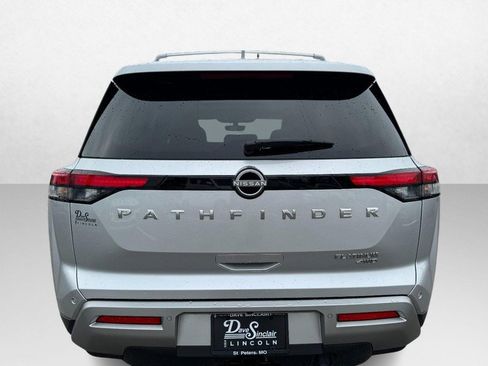 Used 2024 Nissan Pathfinder Platinum w/ Cargo Package image 6