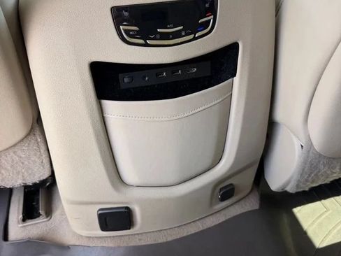 Used 2020 Cadillac Escalade ESV Premium Luxury AWD/4WD image 11