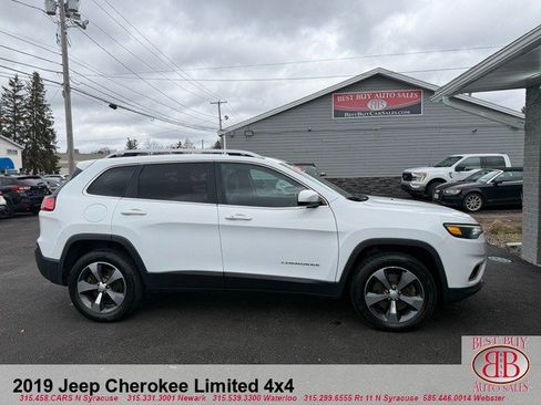 Used 2019 Jeep Cherokee Limited AWD/4WD image 2