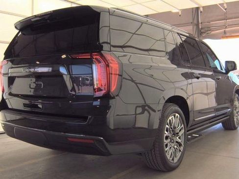 Used 2024 GMC Yukon XL Denali Ultimate AWD/4WD image 4