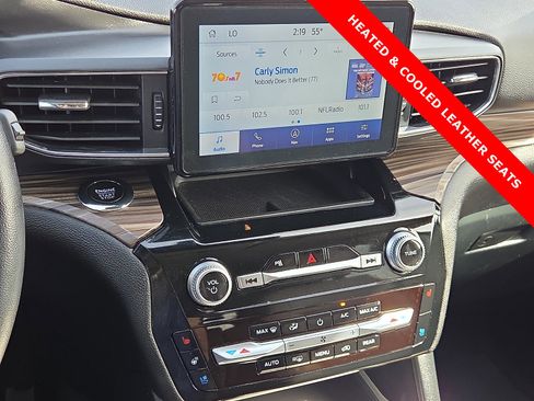 Used 2023 Ford Explorer Limited image 18