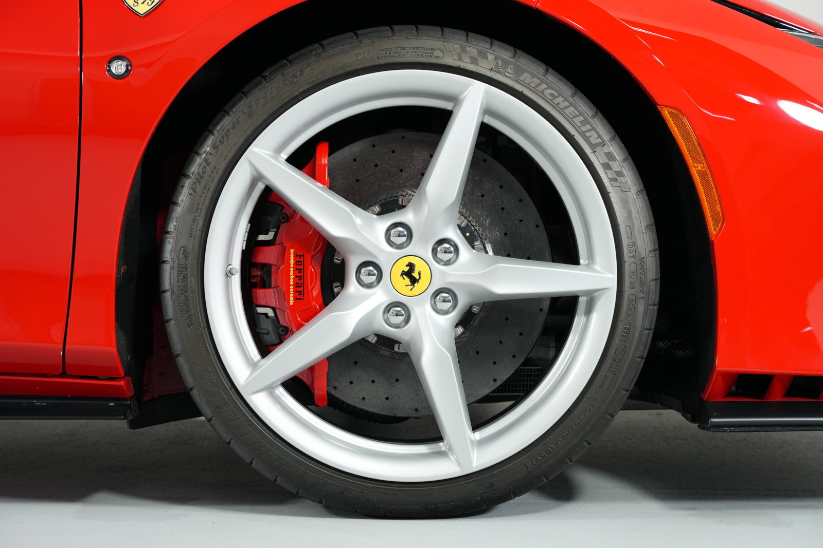 Used 2023 Ferrari F8 Tributo RWD image 17