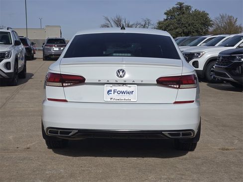 Used 2021 Volkswagen Passat 2.0T R-Line image 6