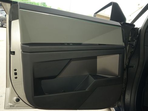 Used 2024 Tesla Cybertruck Cyberbeast image 23