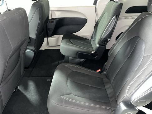 Used 2024 Chrysler Voyager LX image 26