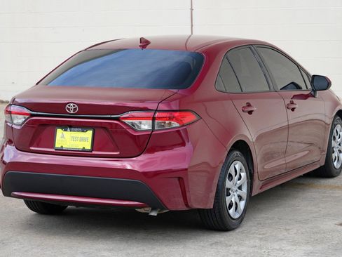 Used 2022 Toyota Corolla LE FWD image 45