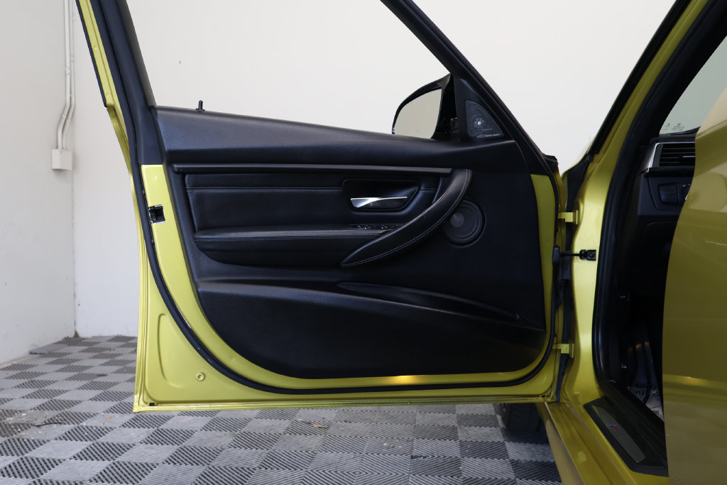 Used 2018 BMW M3 RWD image 16