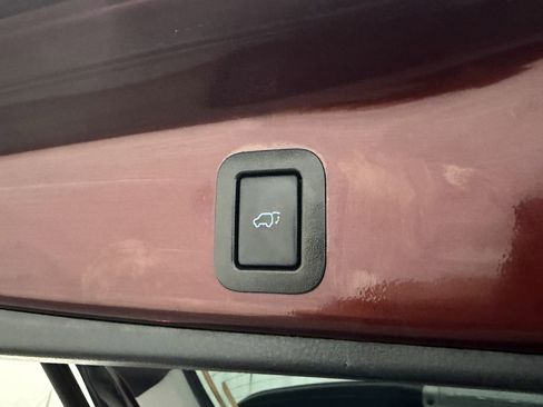 Used 2019 Toyota Highlander XLE AWD/4WD image 33