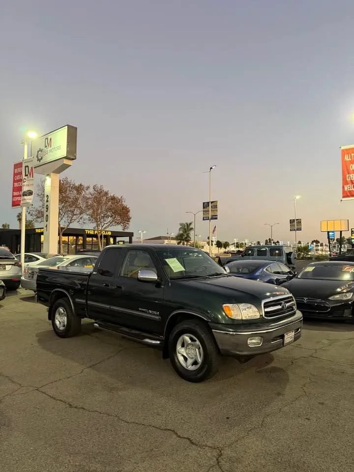 Used 2001 Toyota Tundra SR5 w/ Convenience Pkg RWD image 3
