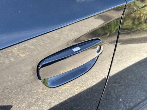 Used 2018 Dodge Charger R/T RWD image 6