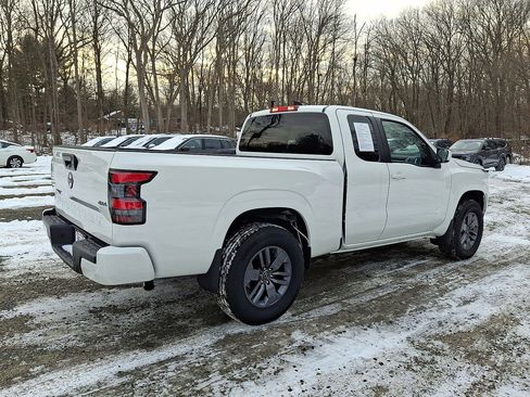 Used 2025 Nissan Frontier SV image 24