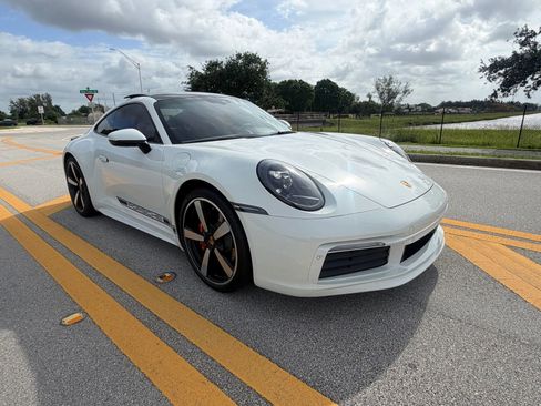 Used 2022 Porsche 911 Carrera image 8