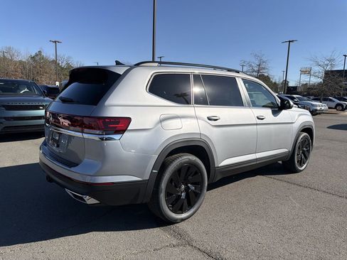 New 2026 Volkswagen Atlas SE FWD image 5