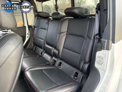 Used 2023 Jeep Gladiator Rubicon w/ Cold Weather Group image 18